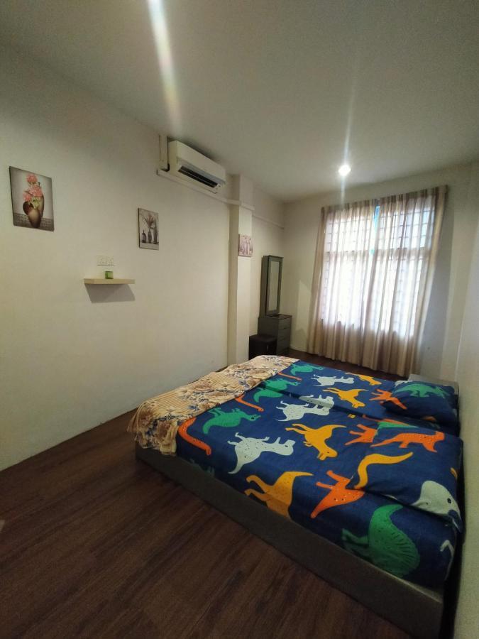 Joka-Joka Guesthouse Malacca Esterno foto